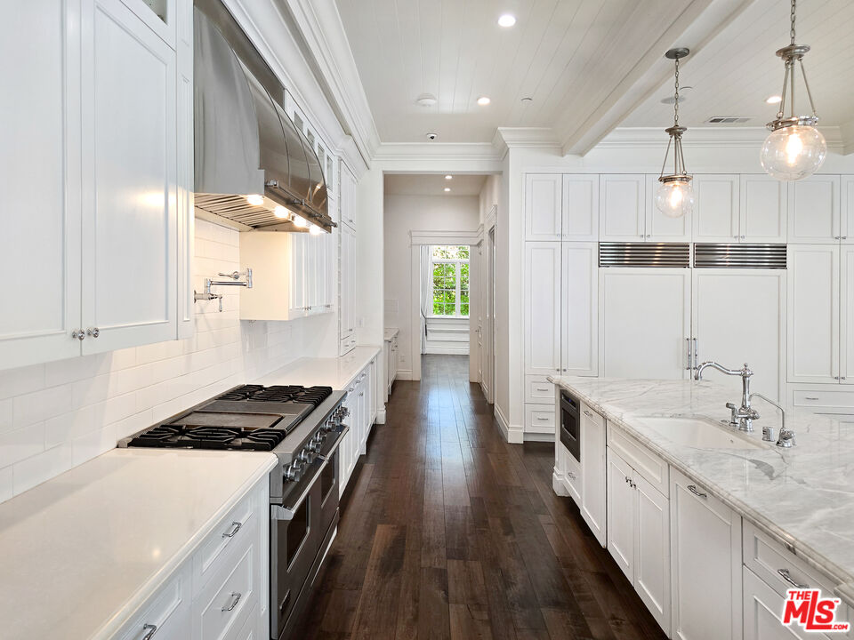 3815 Valley Meadow RD