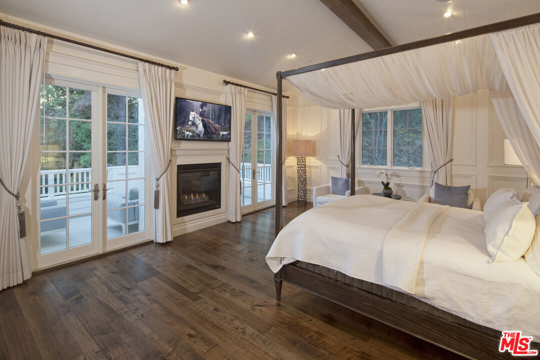 3815 Valley Meadow RD