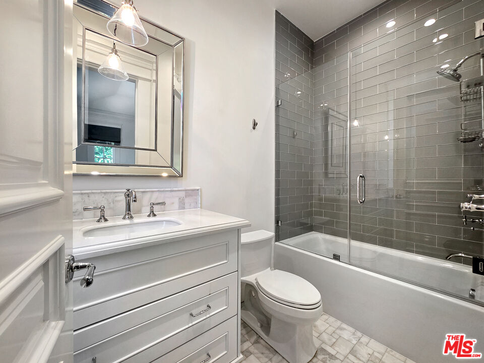 3815 Valley Meadow RD