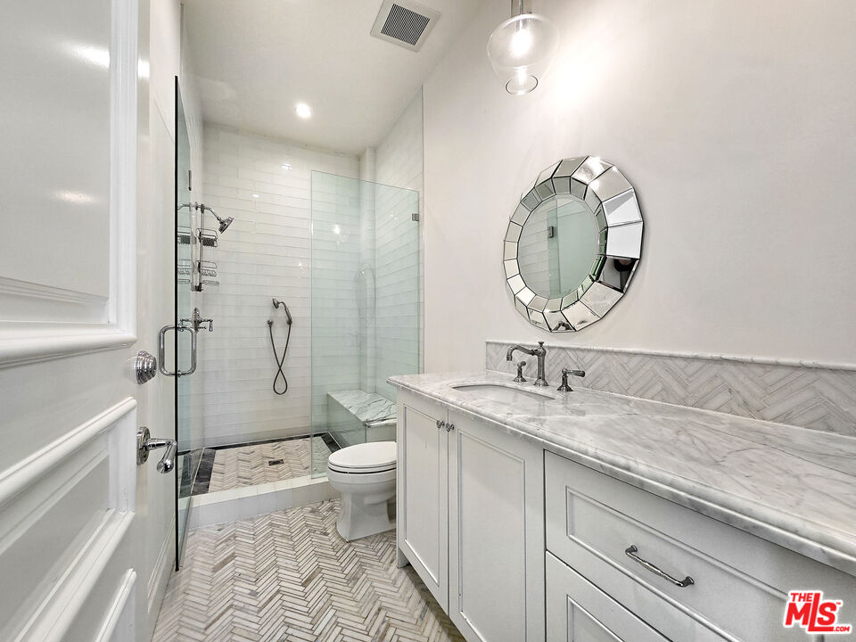 3815 Valley Meadow RD