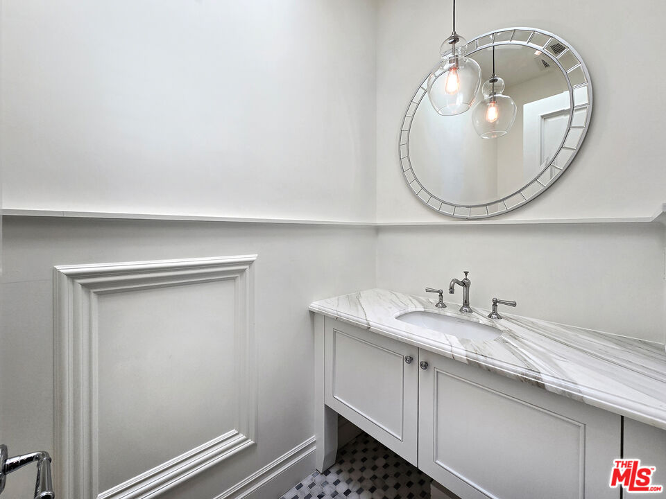 3815 Valley Meadow RD