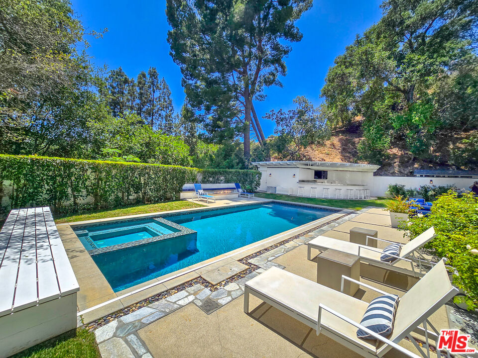 3815 Valley Meadow RD