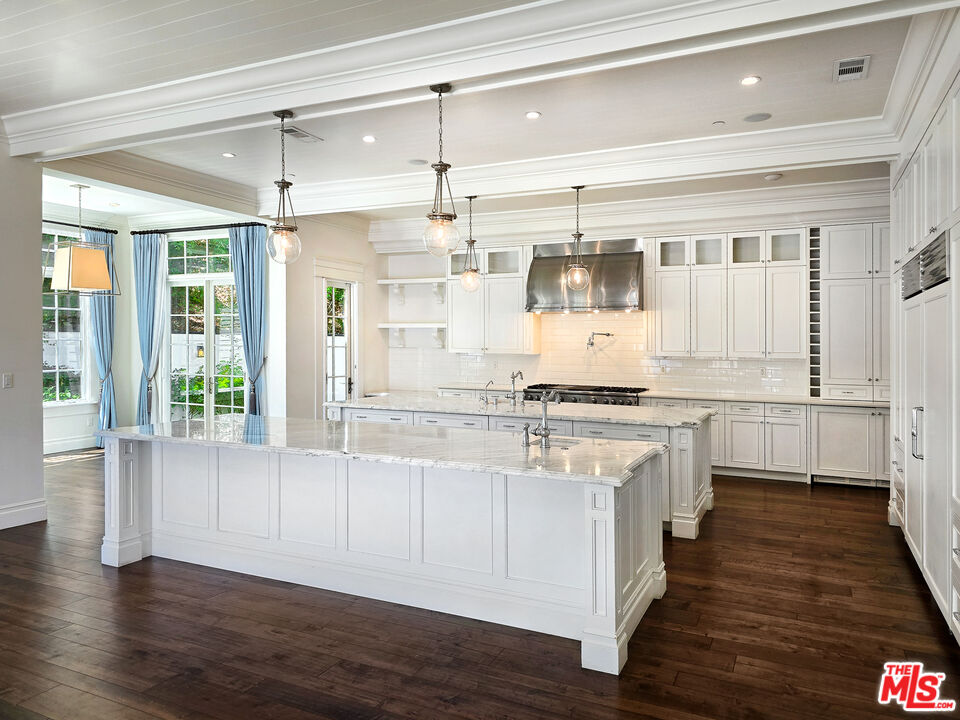 3815 Valley Meadow RD