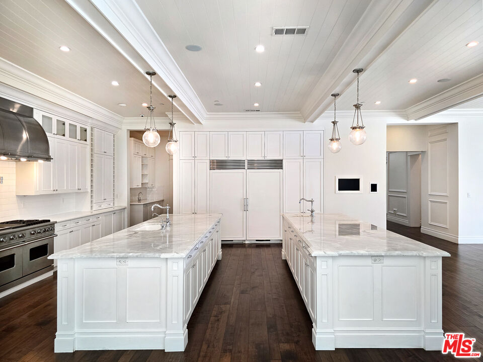 3815 Valley Meadow RD