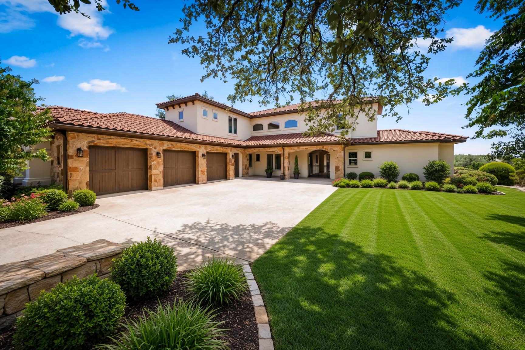 8001 Magnolia Ridge CV