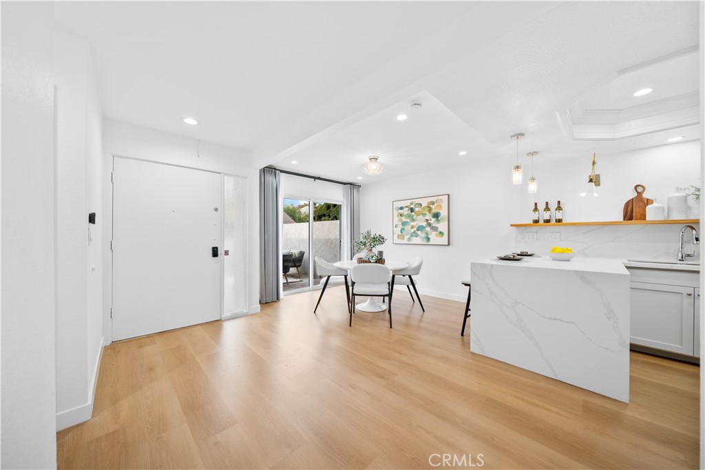 456 Vista Roma