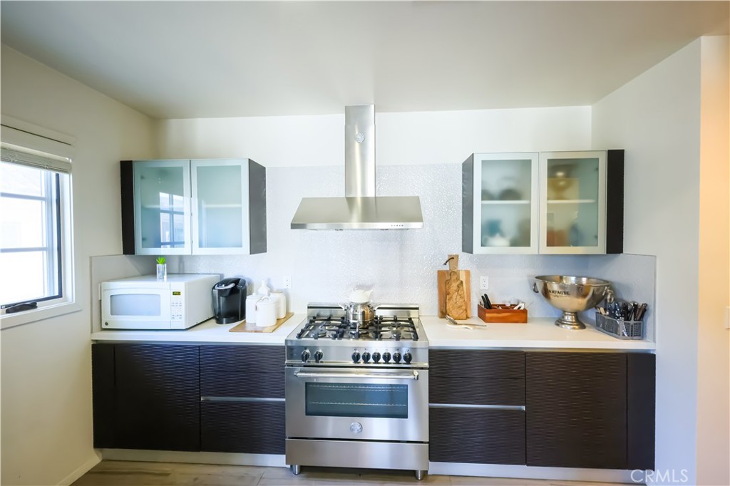 225 S Hamilton Drive 301