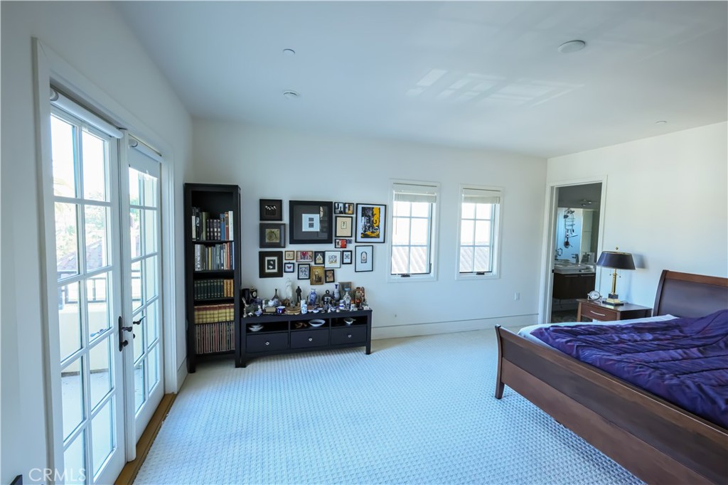 225 S Hamilton Drive 301