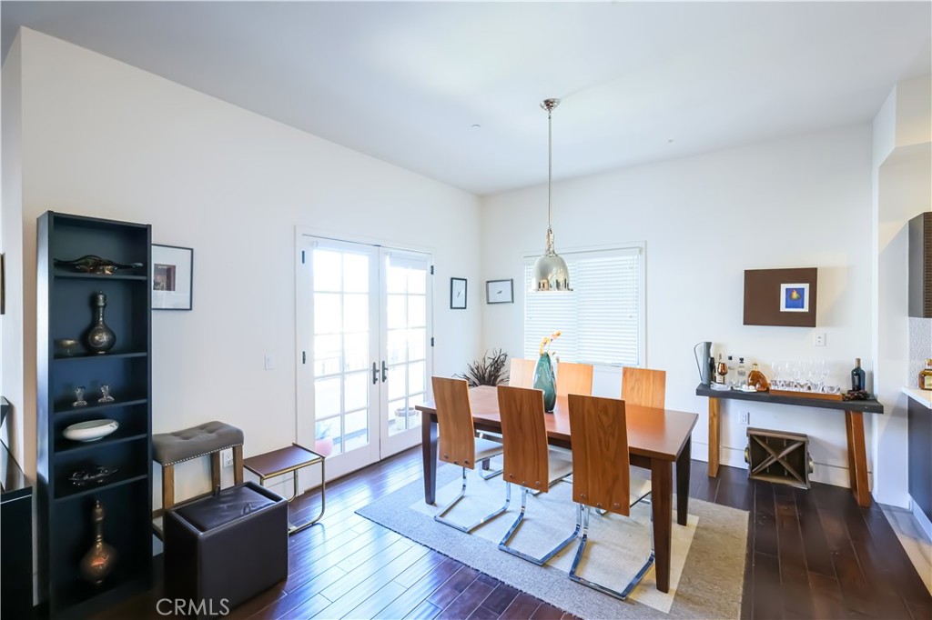 225 S Hamilton Drive 301