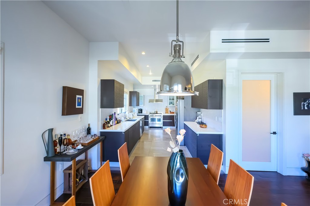 225 S Hamilton Drive 301