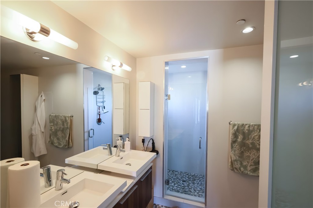 225 S Hamilton Drive 301