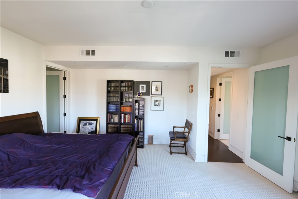 225 S Hamilton Drive 301