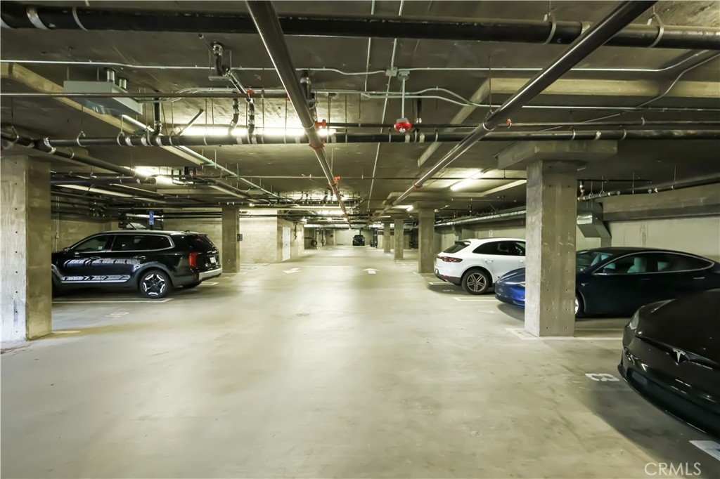 225 S Hamilton Drive 301