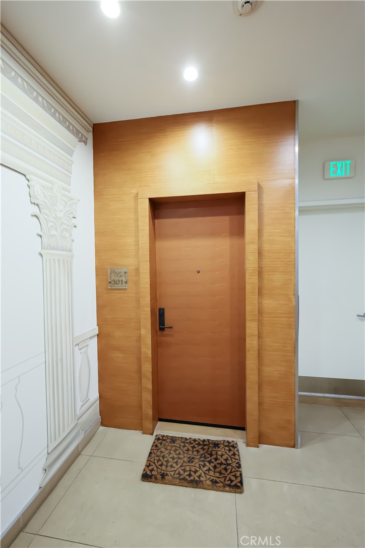 225 S Hamilton Drive 301