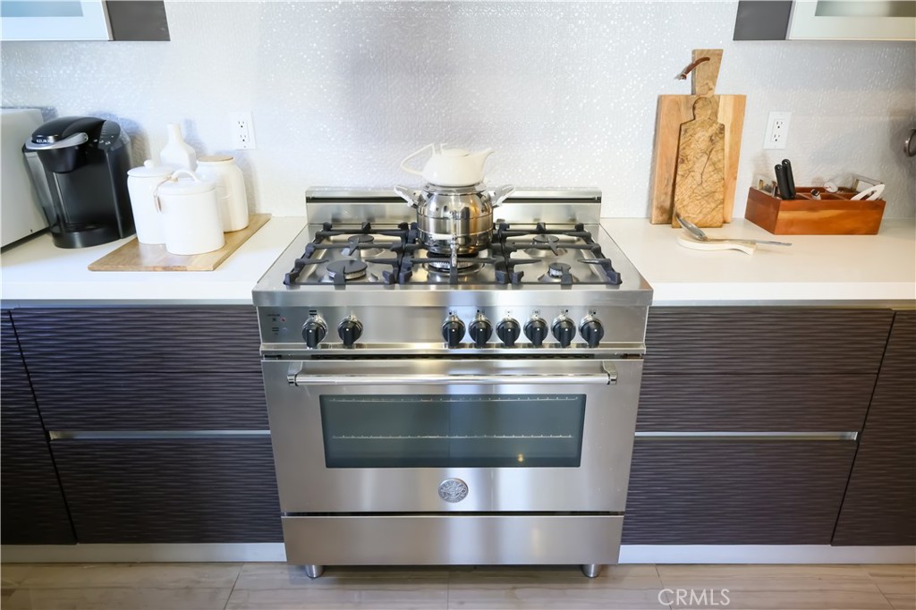 225 S Hamilton Drive 301