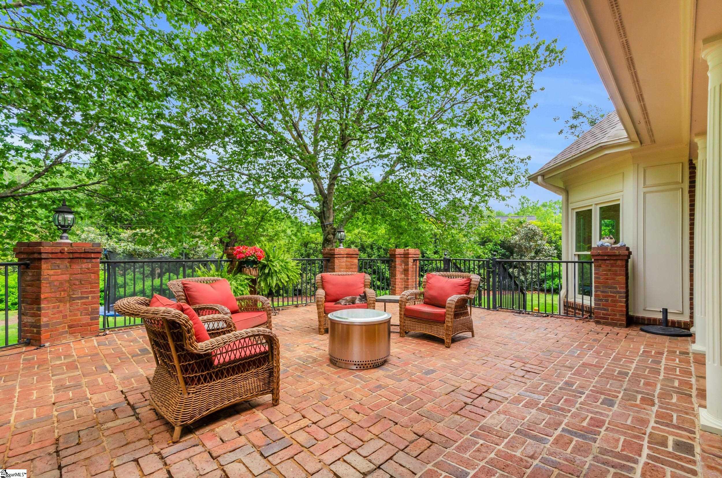 10 Northbrook Way