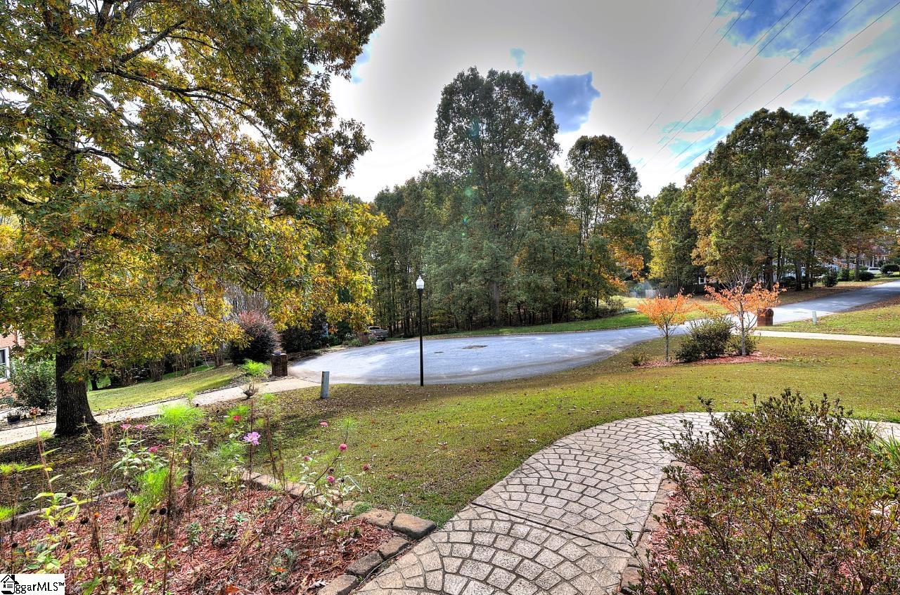 229 E Thistle Lane