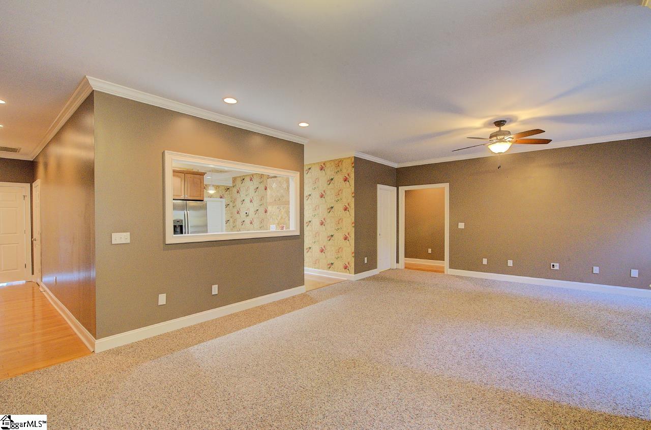 229 E Thistle Lane