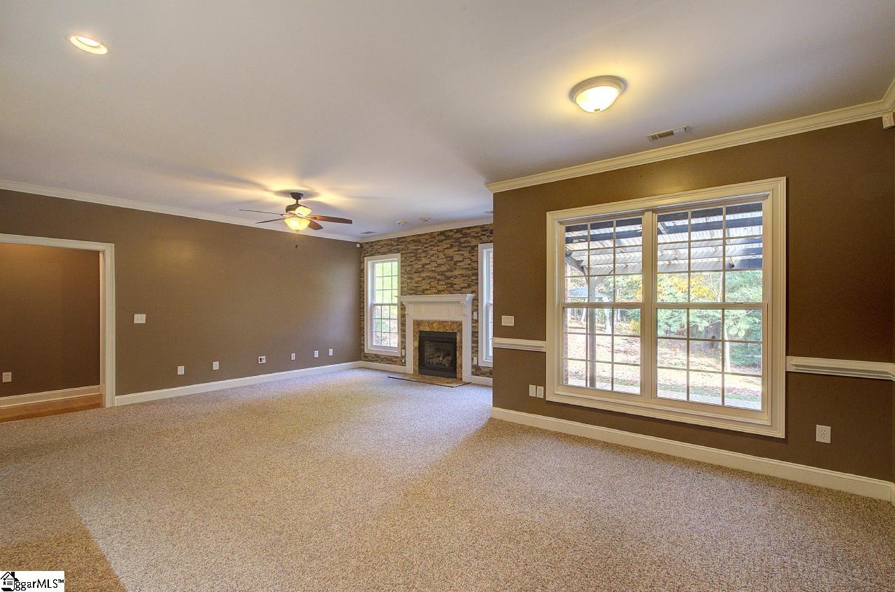 229 E Thistle Lane