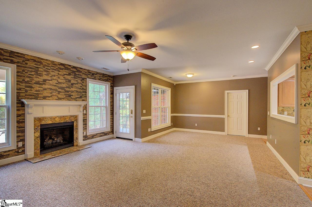 229 E Thistle Lane