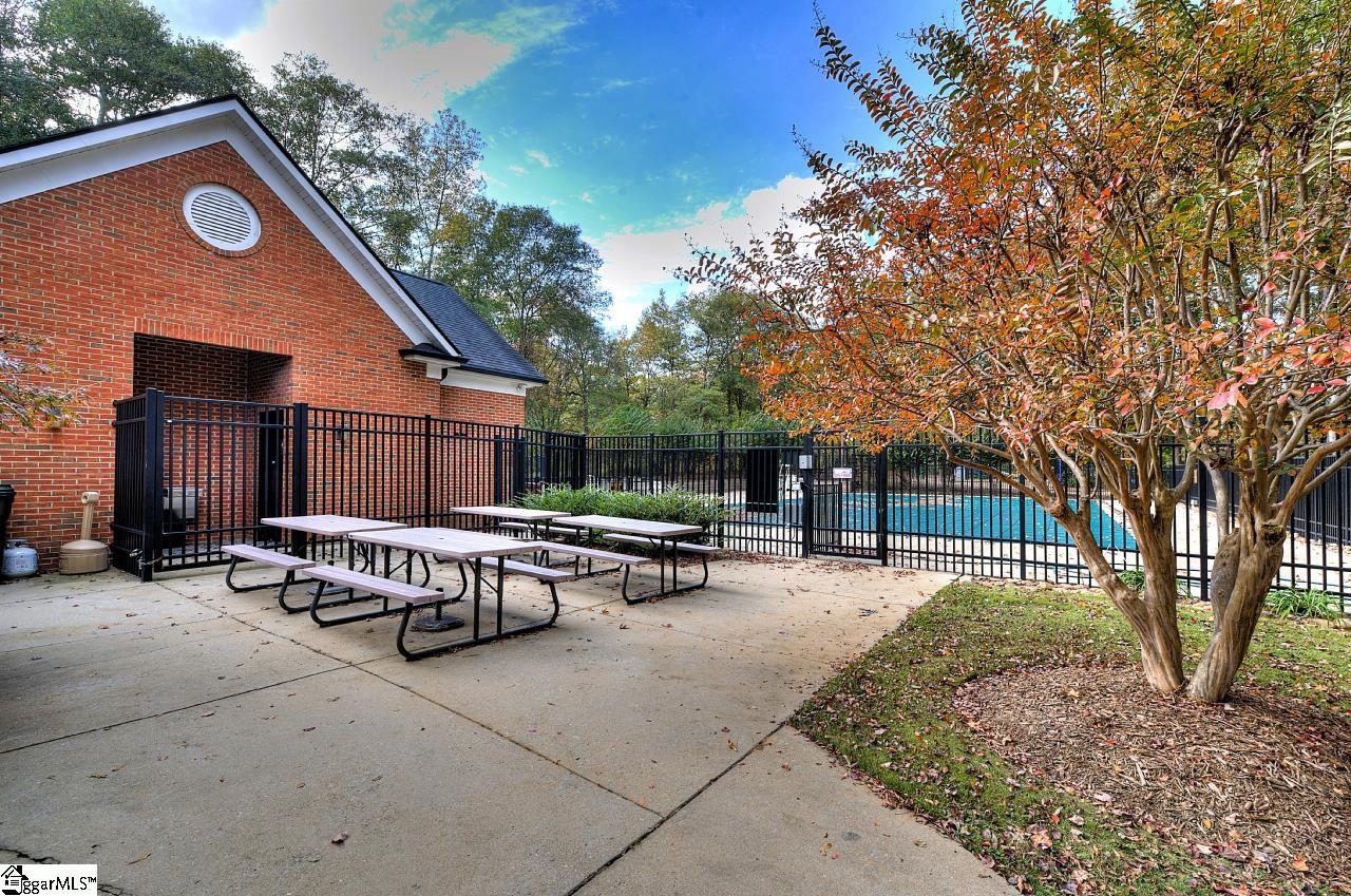 229 E Thistle Lane