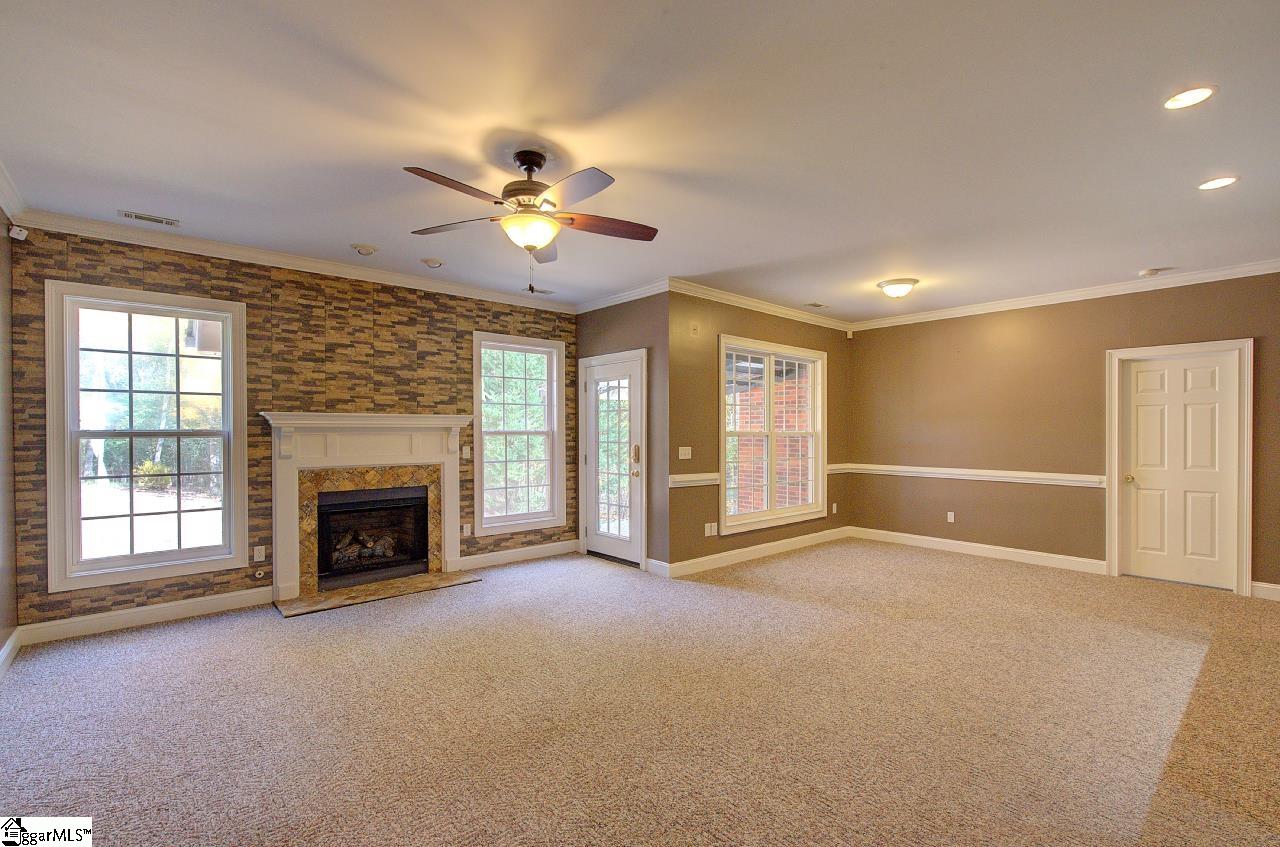229 E Thistle Lane