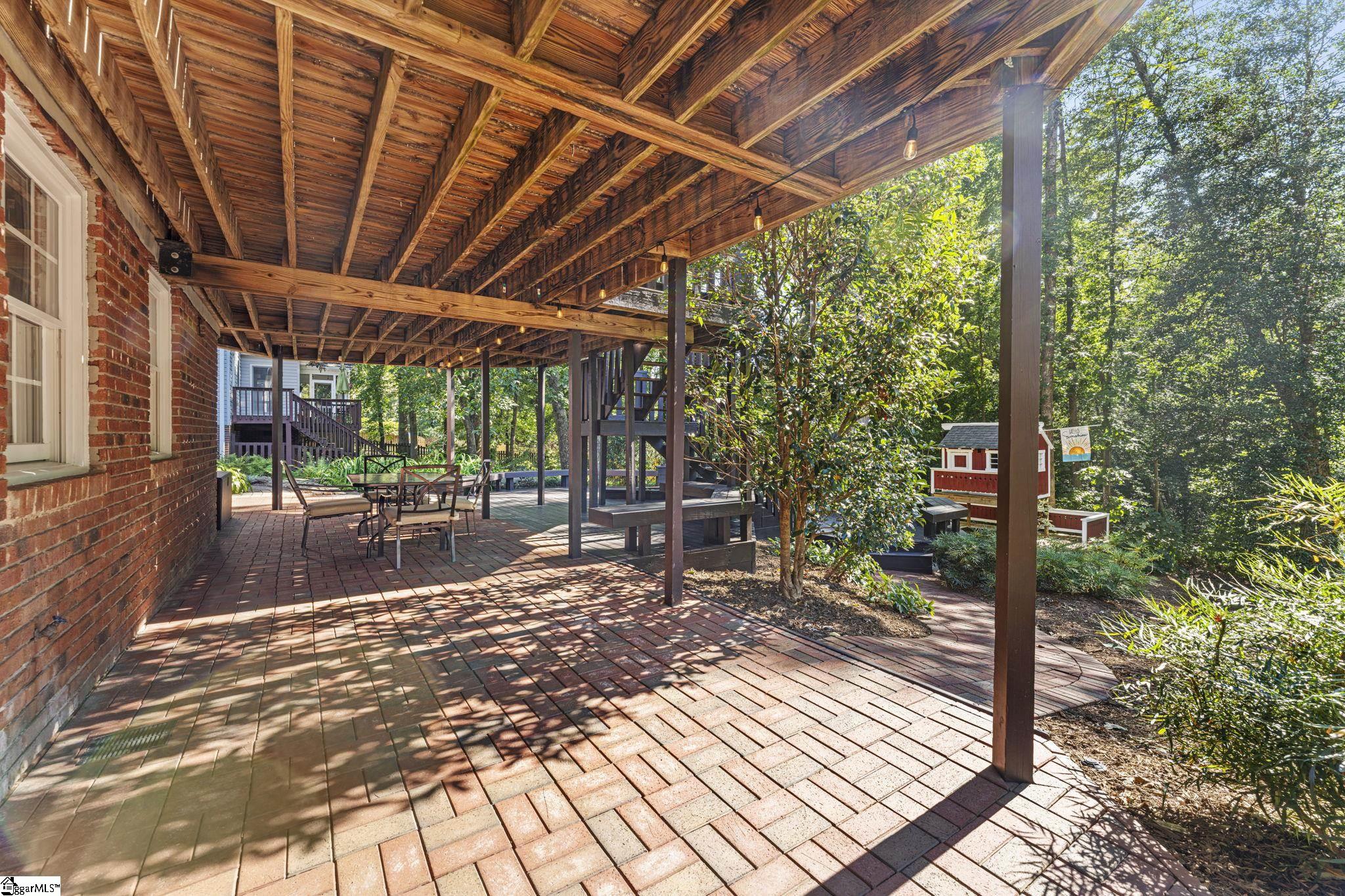 222 Rock Road