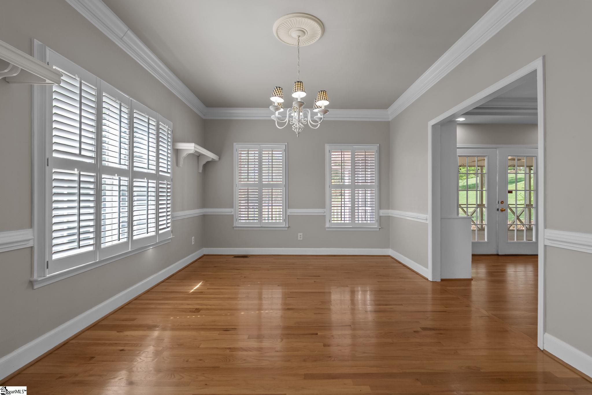 528 Riveredge Court