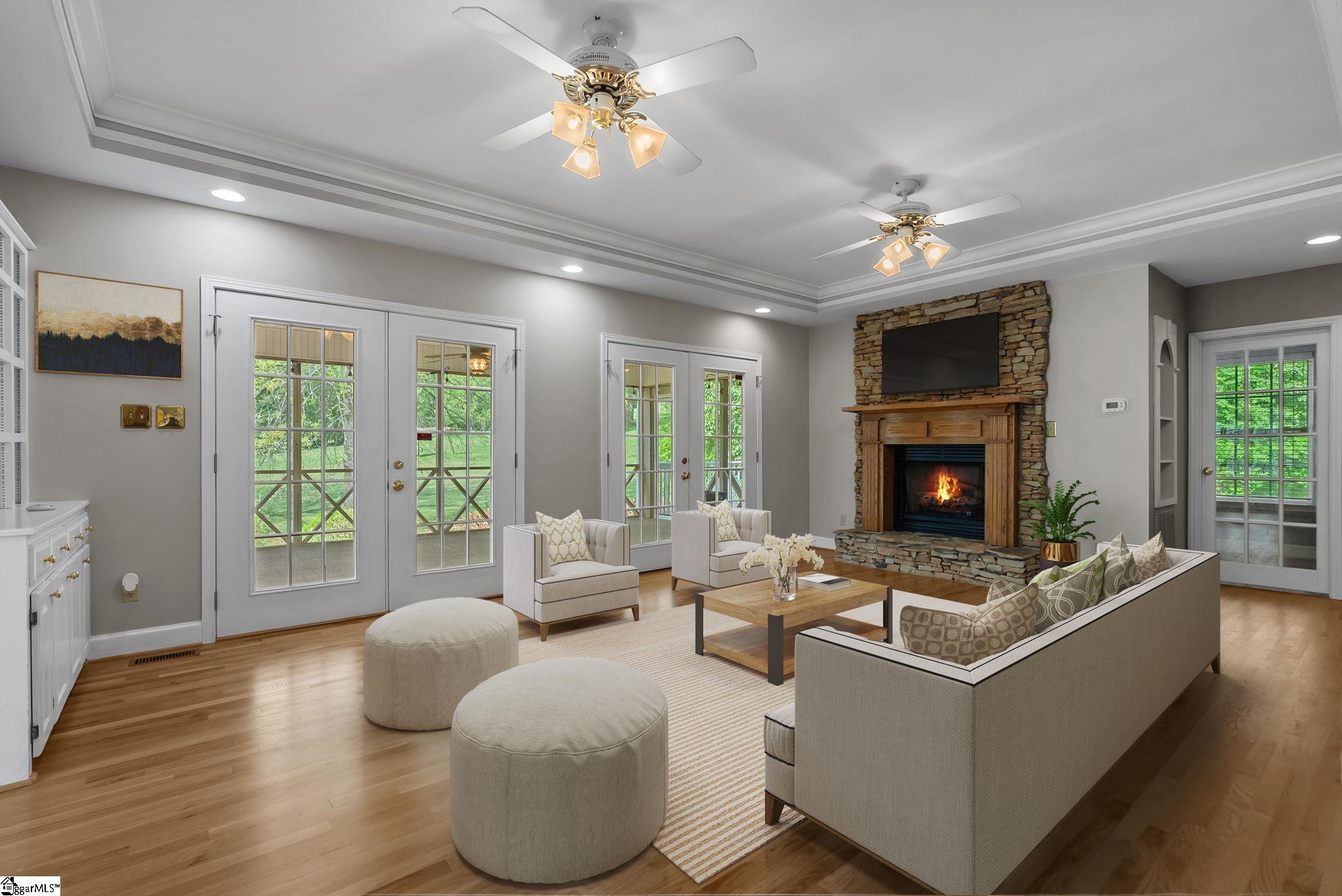 528 Riveredge Court