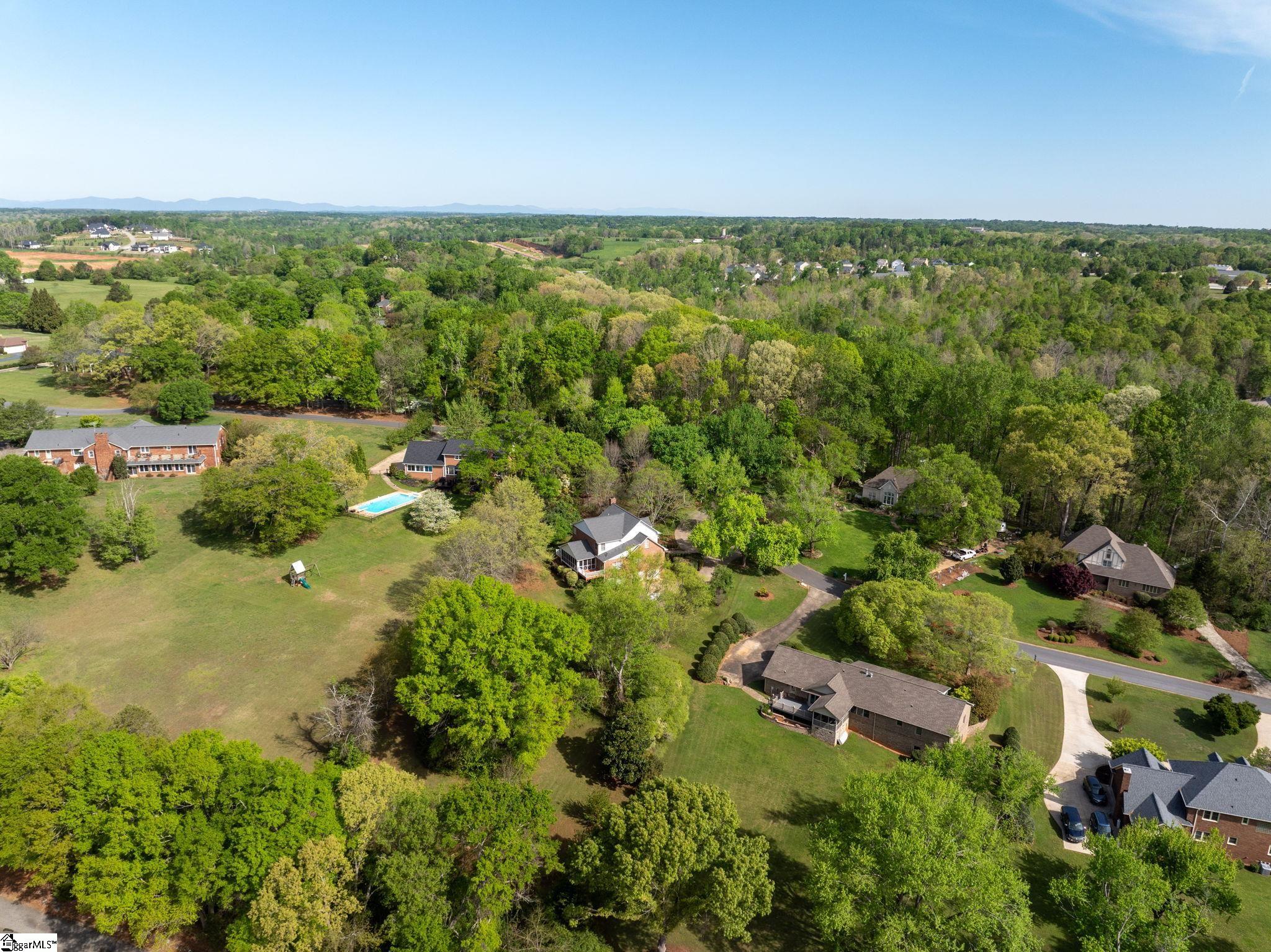 528 Riveredge Court