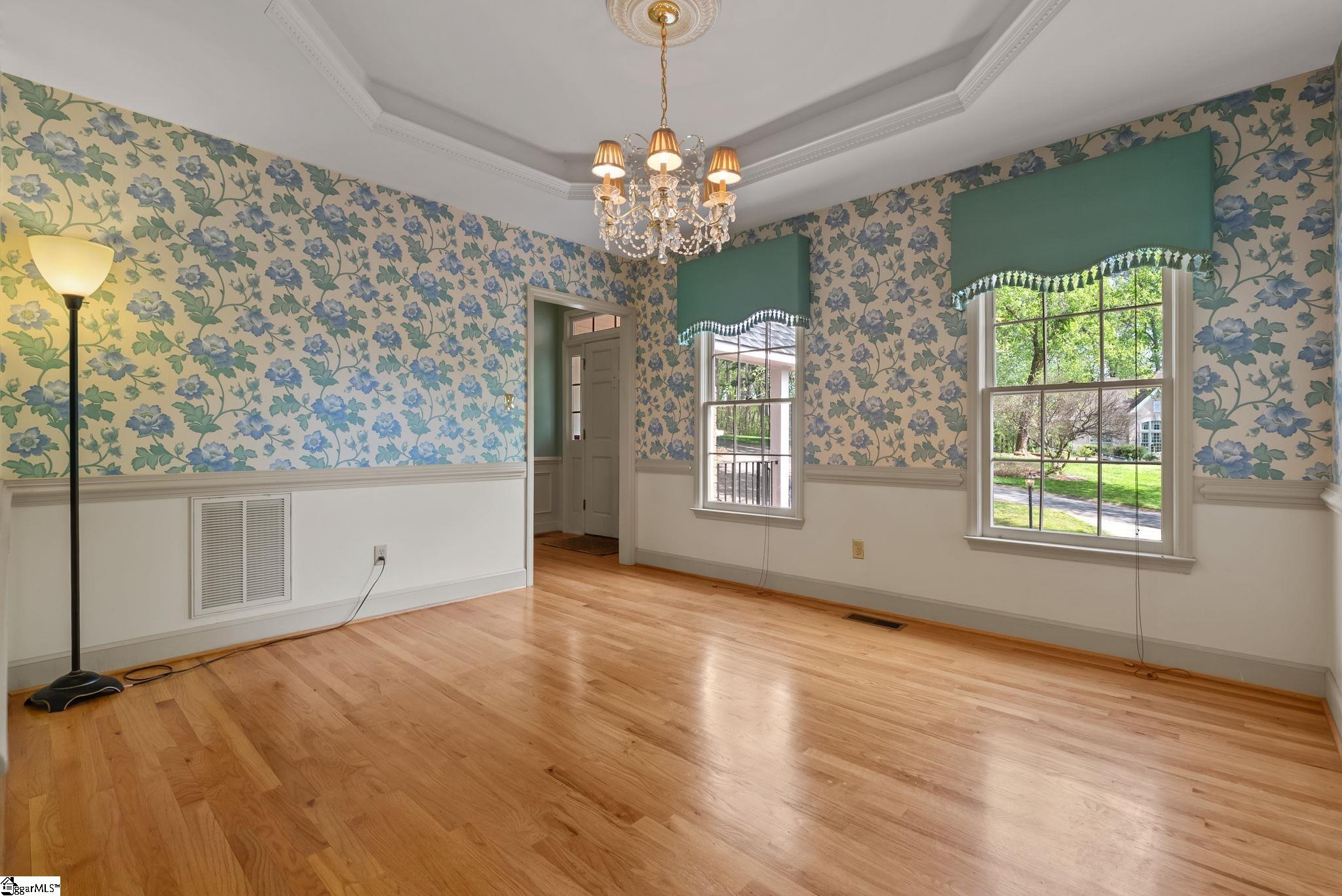 528 Riveredge Court