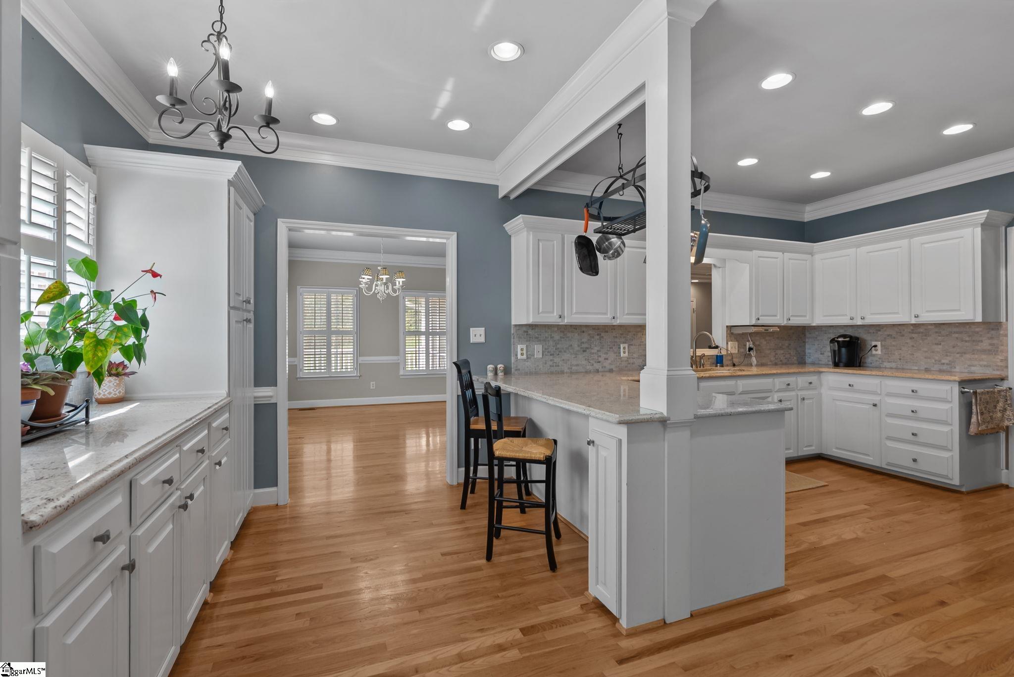 528 Riveredge Court