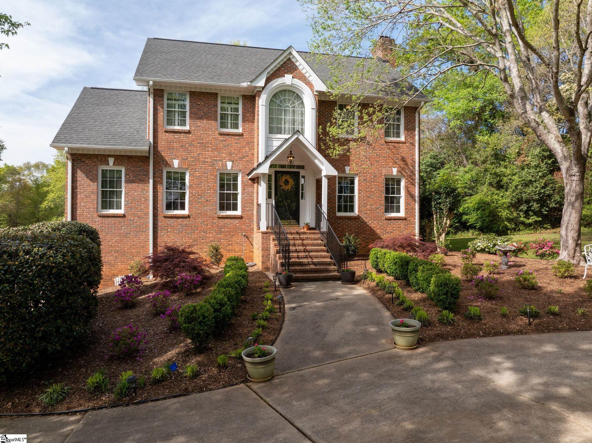 528 Riveredge Court