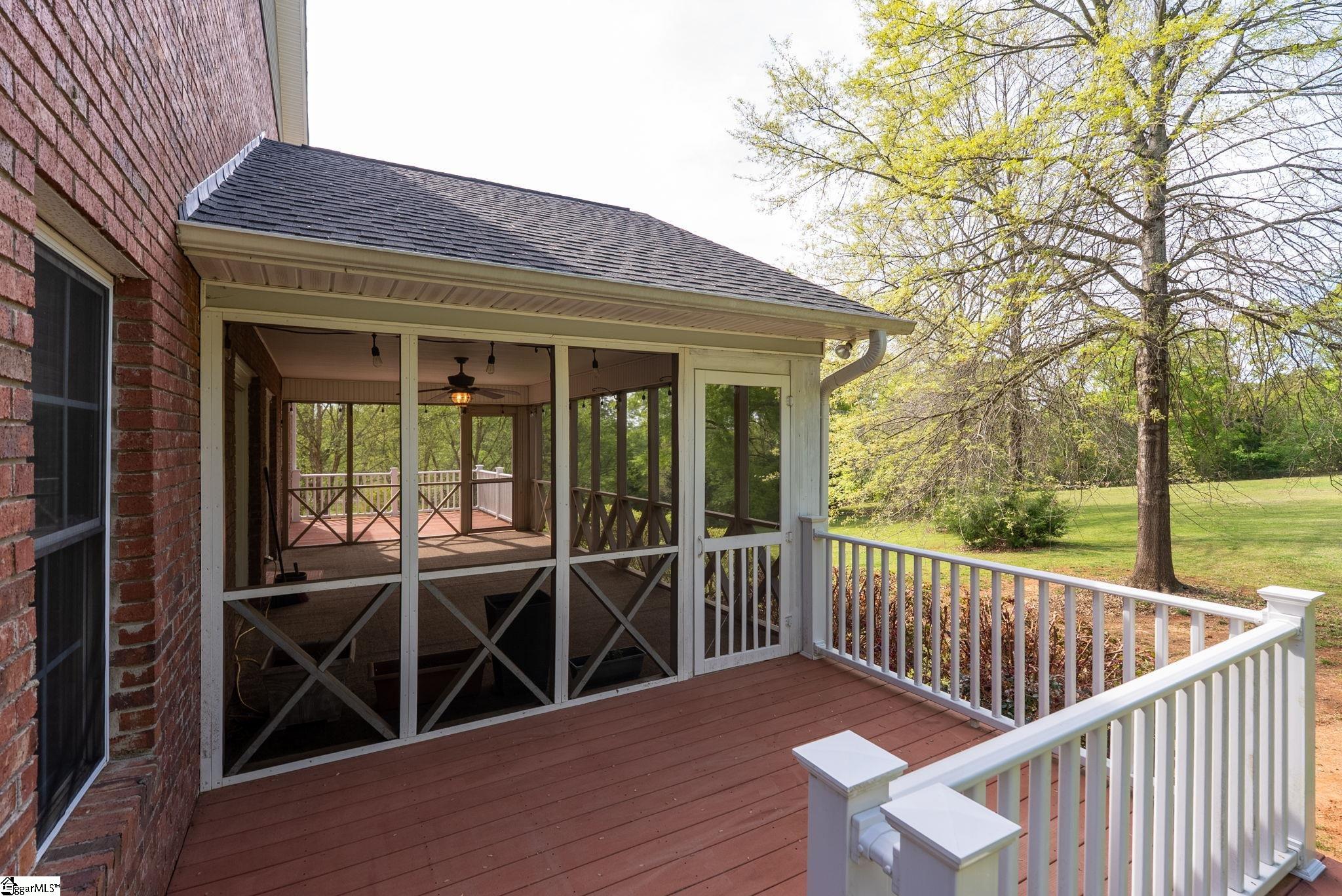 528 Riveredge Court