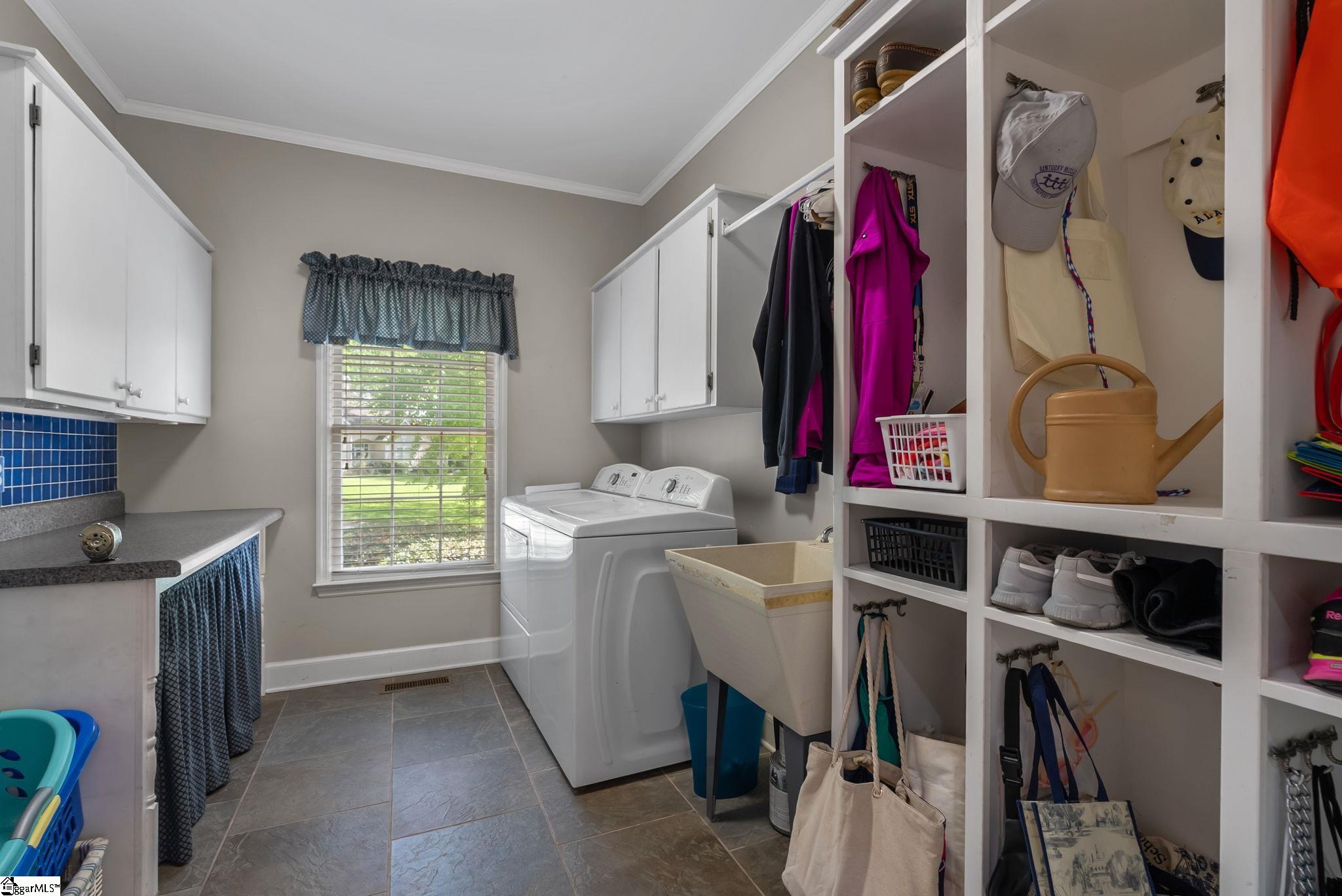 528 Riveredge Court