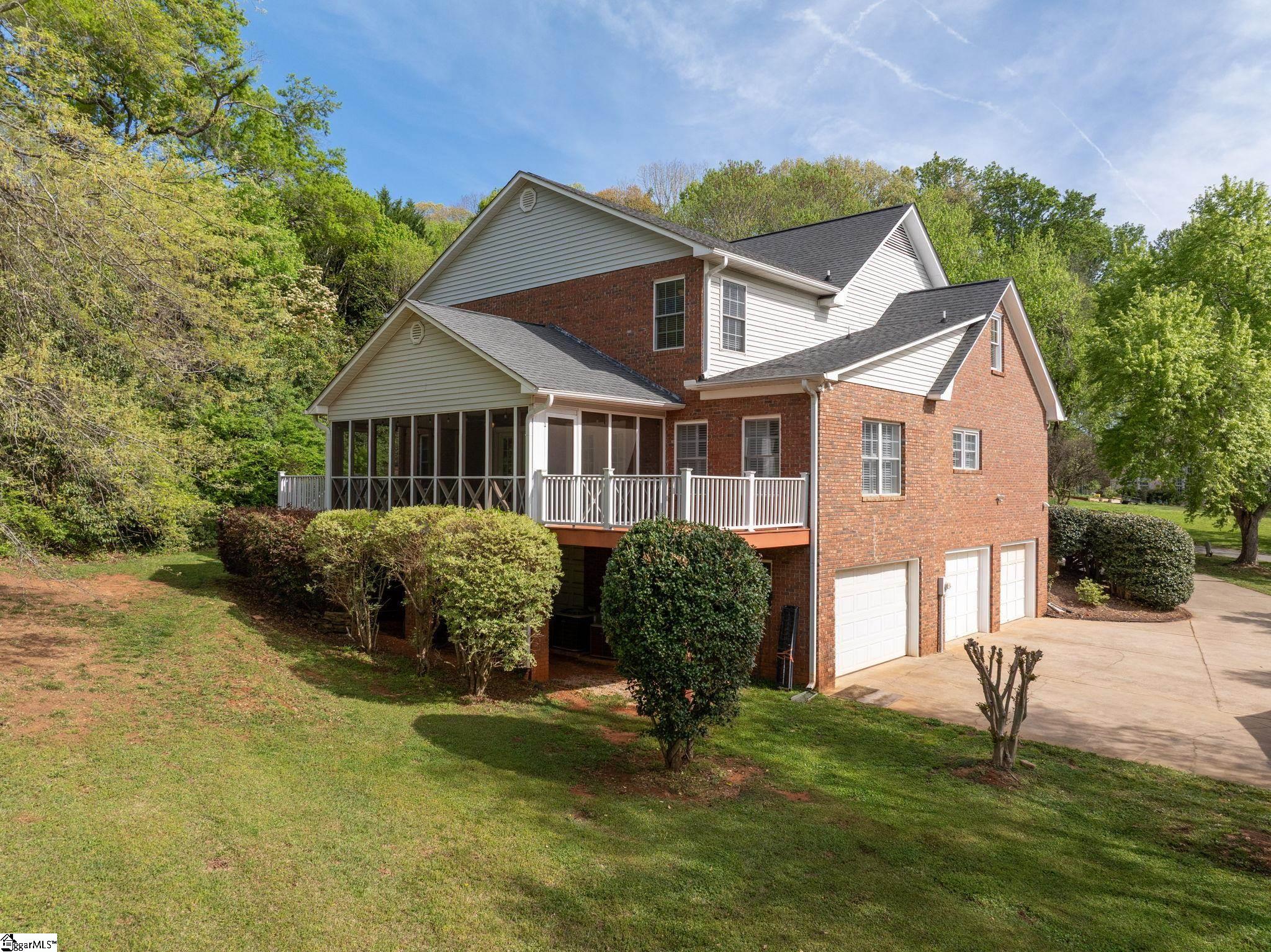 528 Riveredge Court