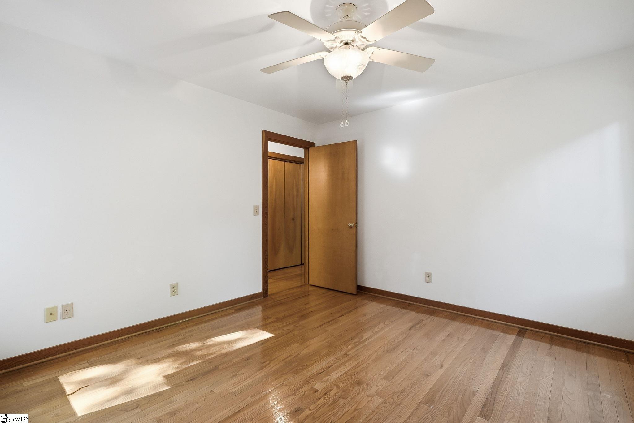 2 Red Oak Road