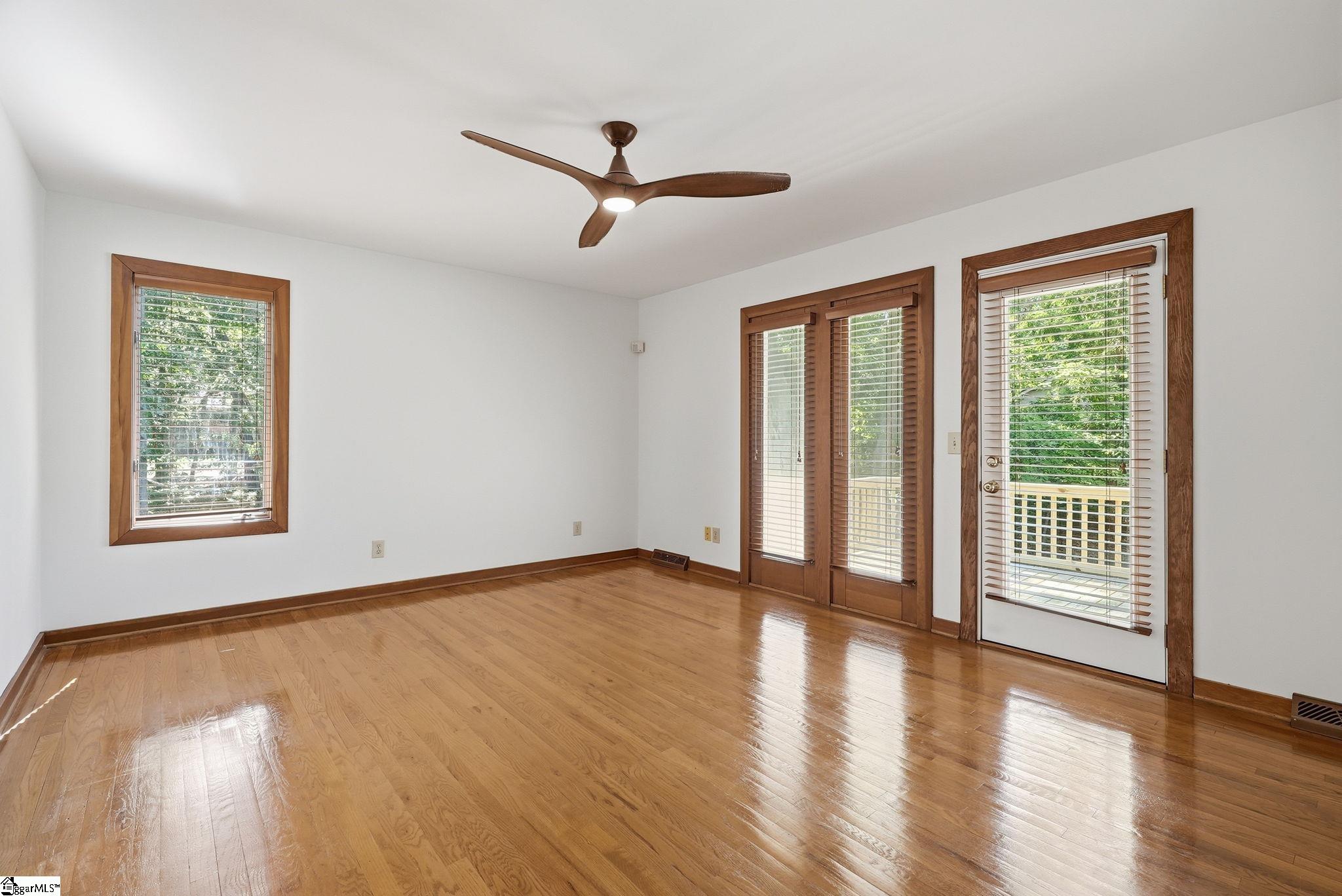 2 Red Oak Road