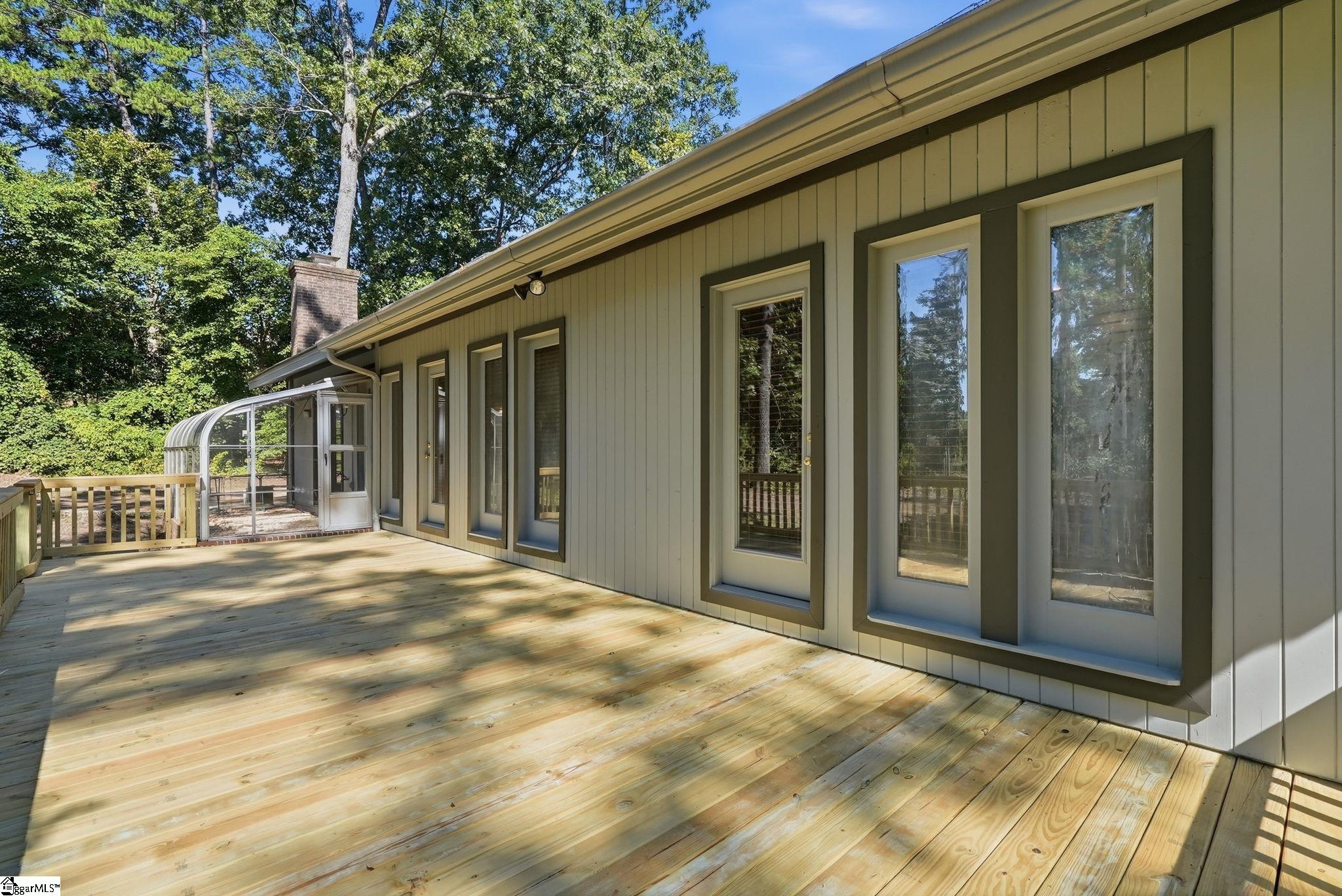 2 Red Oak Road