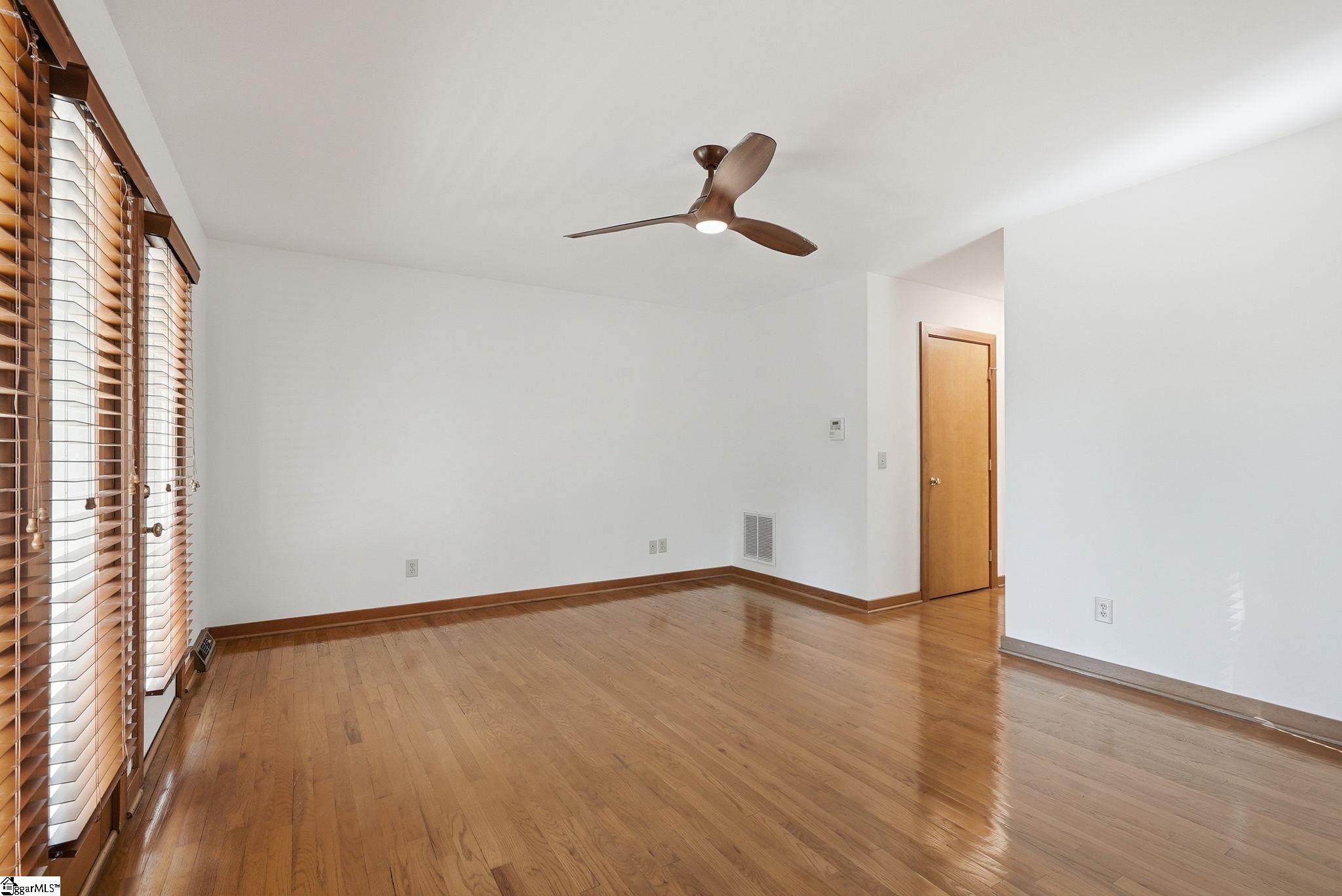 2 Red Oak Road