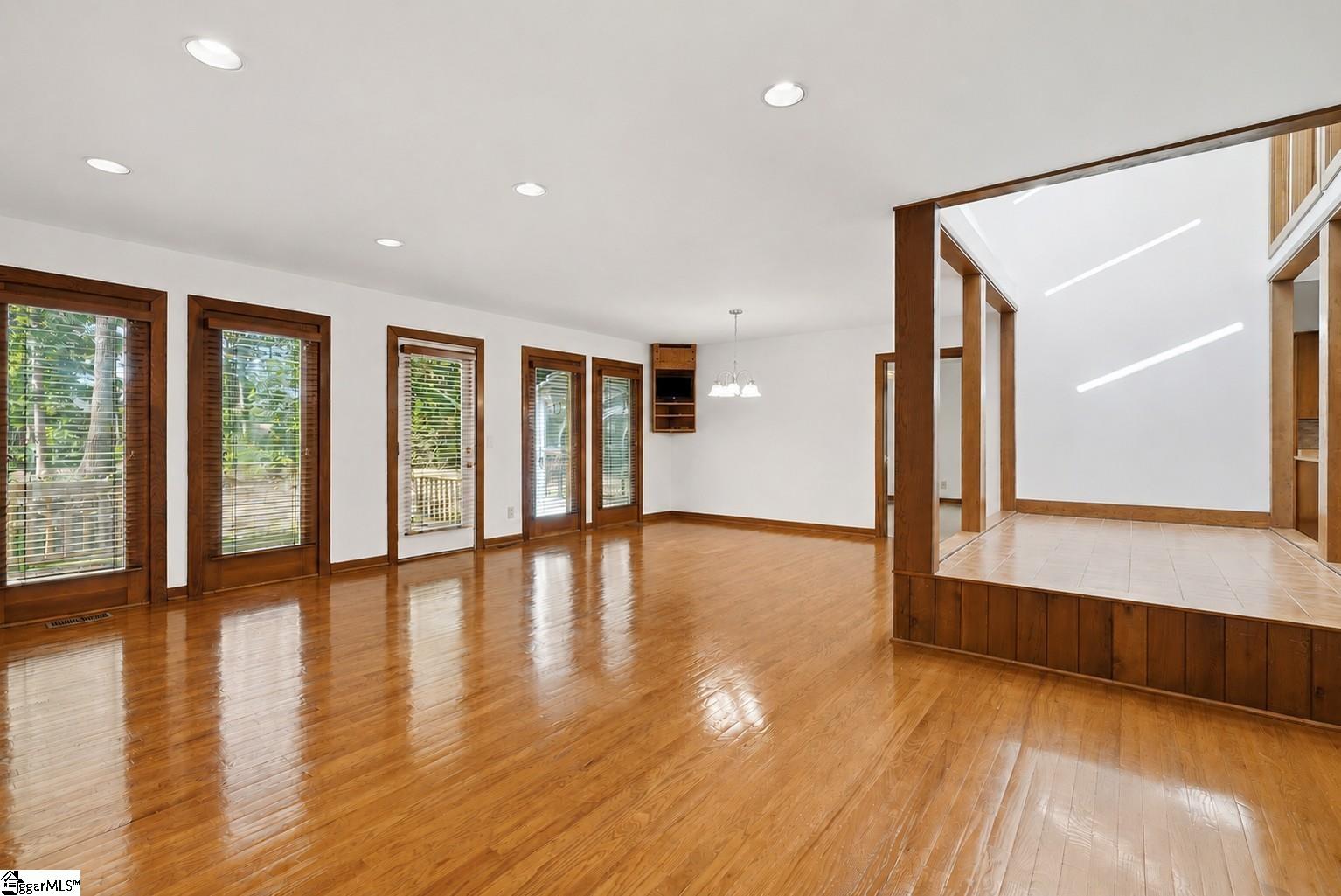 2 Red Oak Road