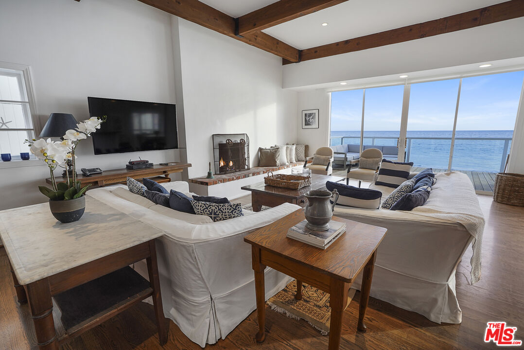 21938 PACIFIC COAST HWY