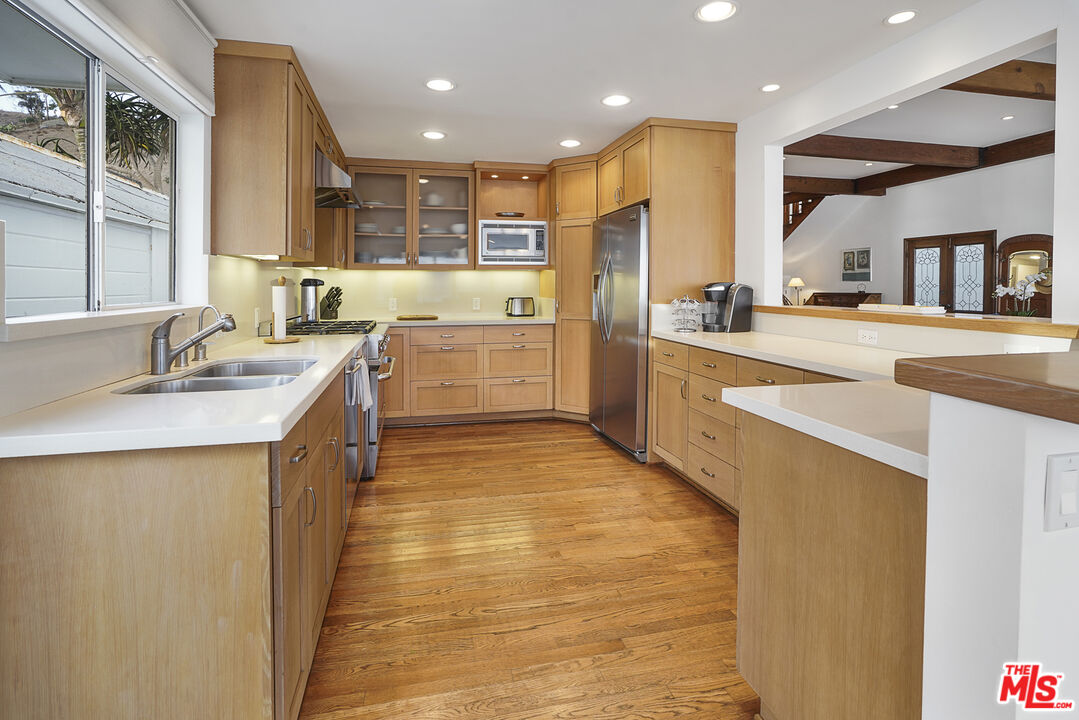 21938 PACIFIC COAST HWY