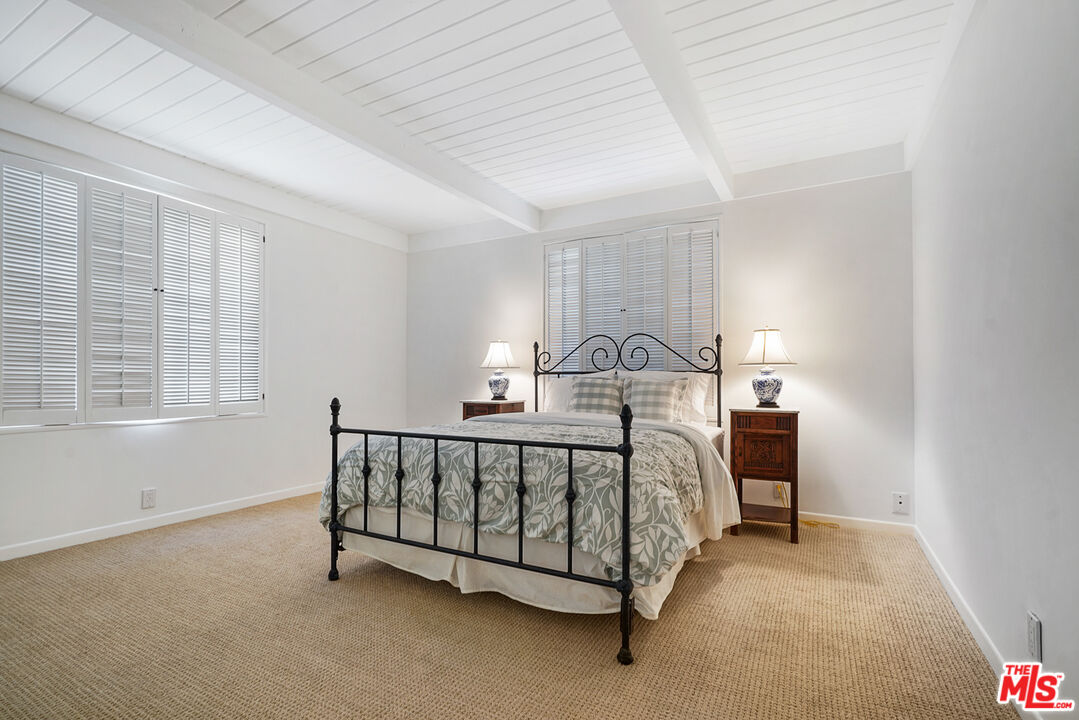 21938 PACIFIC COAST HWY