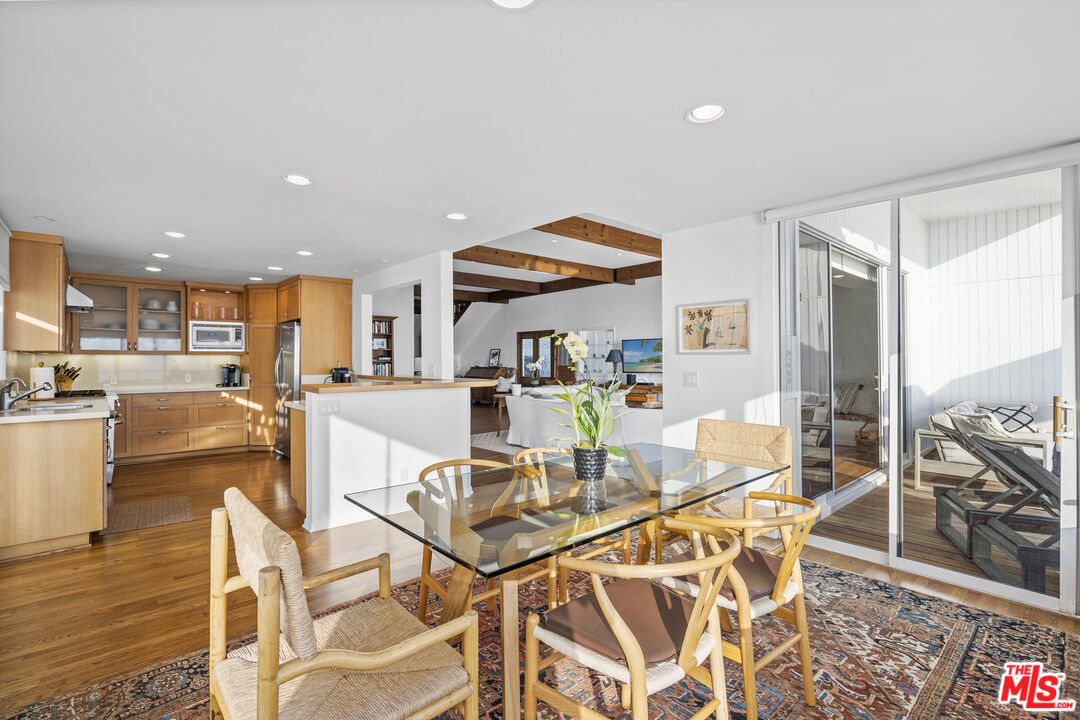 21938 PACIFIC COAST HWY