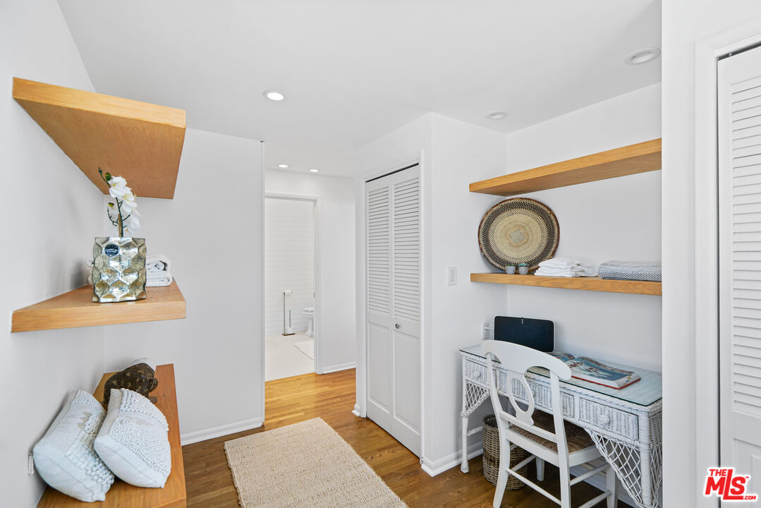 21938 PACIFIC COAST HWY