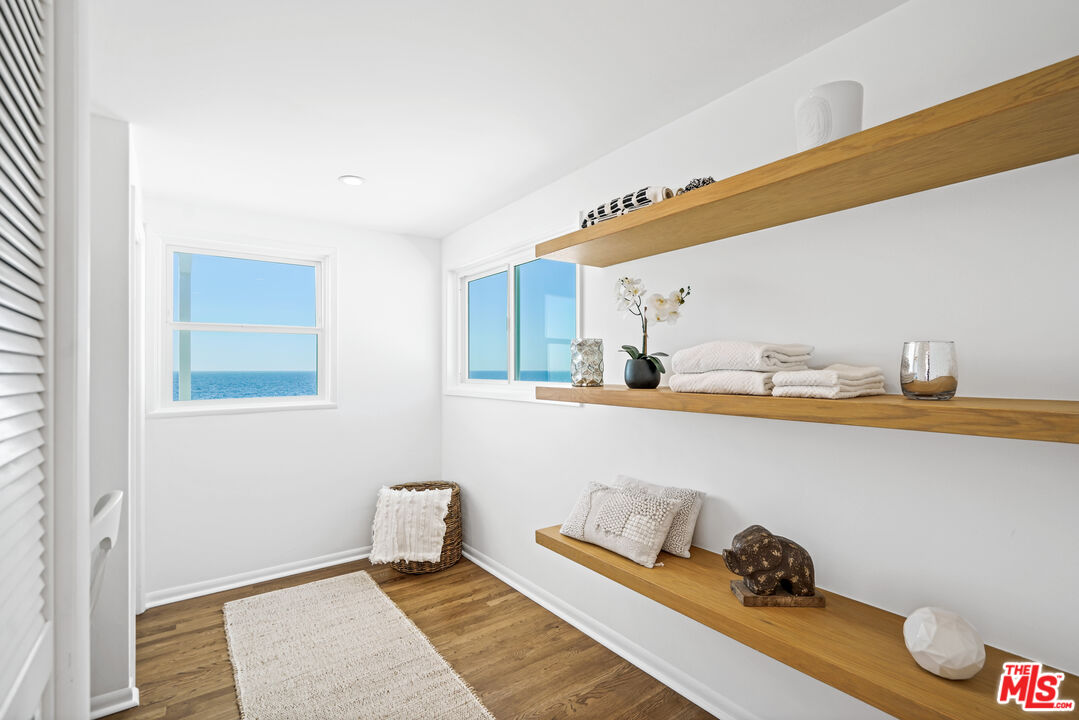 21938 PACIFIC COAST HWY