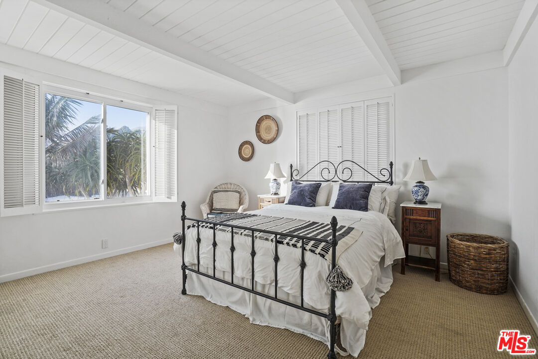 21938 PACIFIC COAST HWY