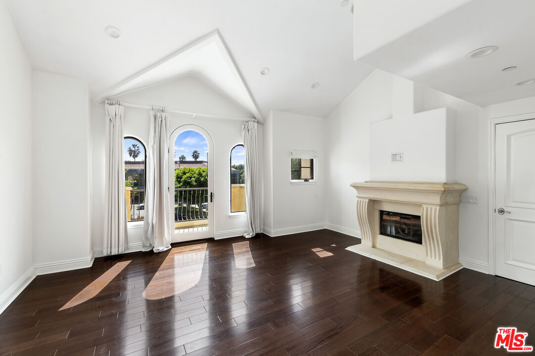 1127 Princeton St Unit: 102