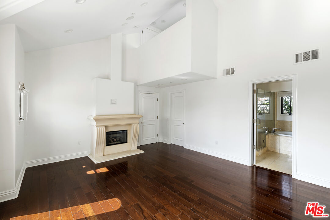 1127 Princeton St Unit: 102